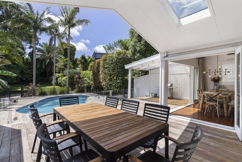 17 West End Road, Herne Bay, Auckland - Carousel 1