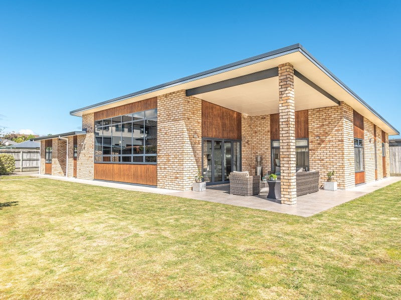 13 Webster Place, Otamatea, Whanganui - Carousel 1