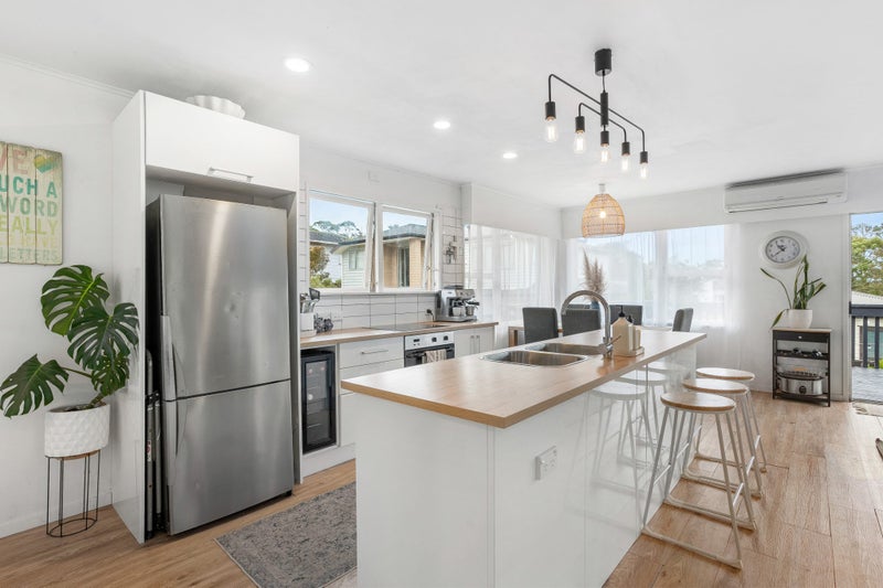 50 Zita Maria Drive, Massey, Auckland - Carousel 2