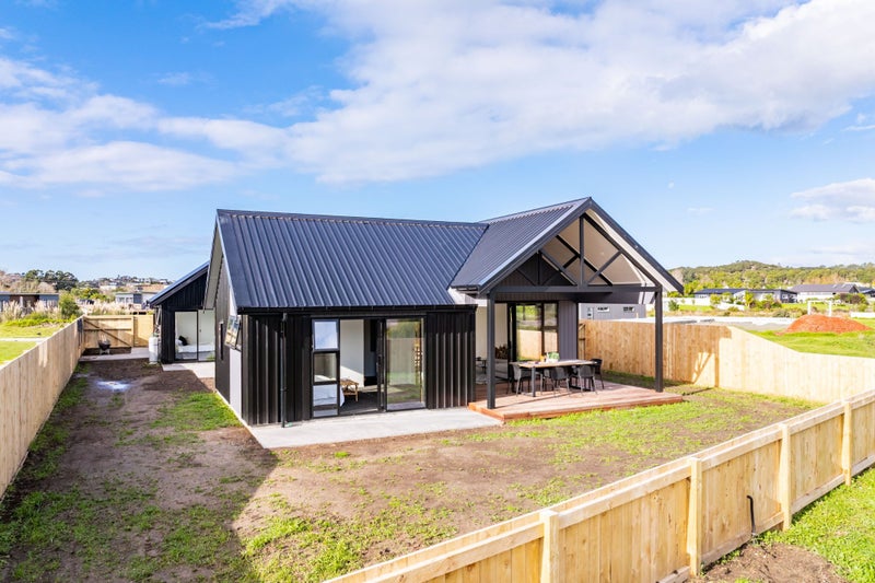 8 Grey Heron Close, Mangawhai Heads, Mangawhai - Carousel 1