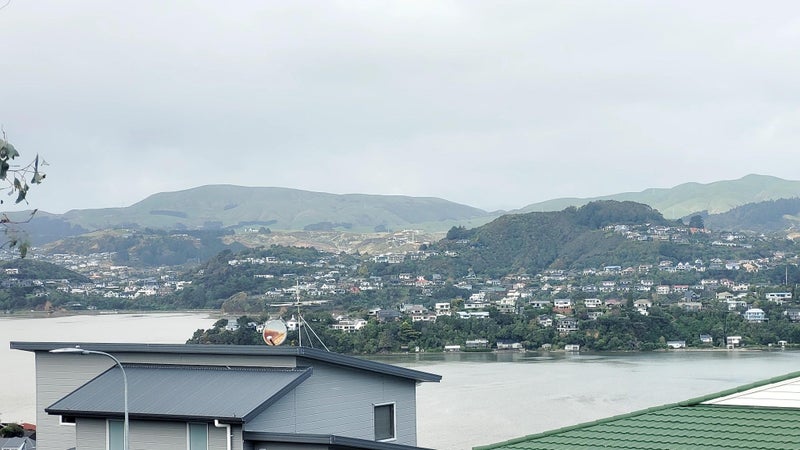 9 Bodmin Terrace, Camborne, Porirua - Carousel 1