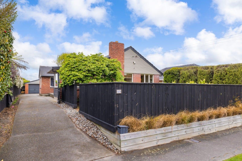 28 Manor Place, Bryndwr, Christchurch - Carousel 2