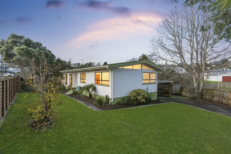 84 Rosamund Avenue, New Windsor, Auckland - Carousel 1