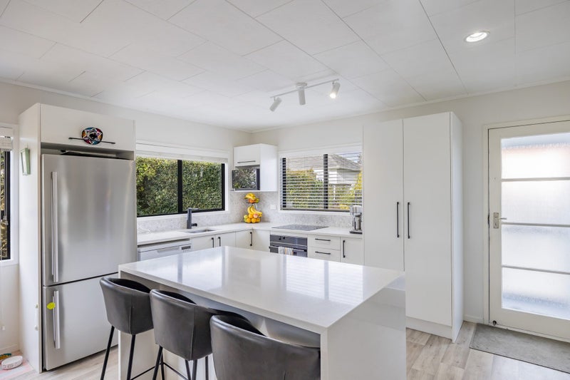 2/25 Commissariat Road, Mount Wellington, Auckland - Carousel 2