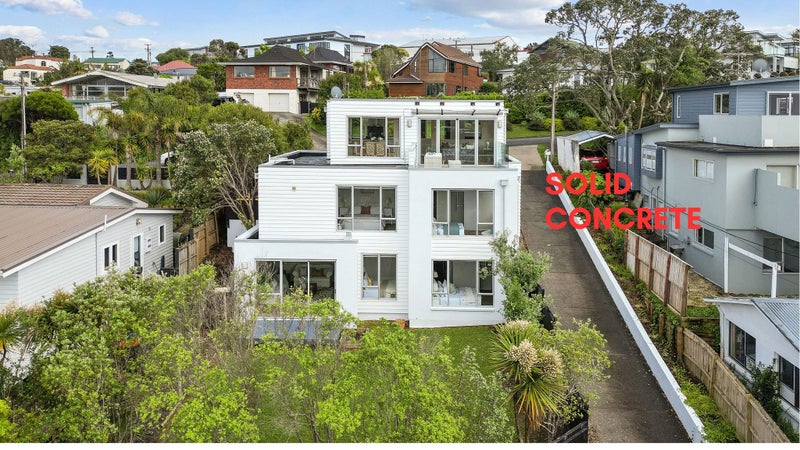 4A Korotaha Terrace, Rothesay Bay, Auckland - Carousel 2