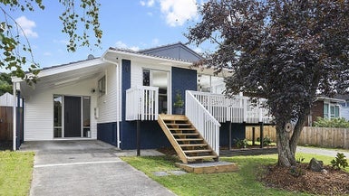 25 Finlow Drive, Te Atatu South, Auckland - Carousel 1