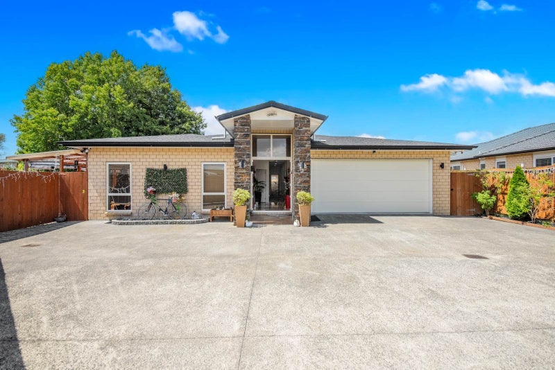 18 Kilmacrennan Drive, Rosehill, Papakura - Carousel 1