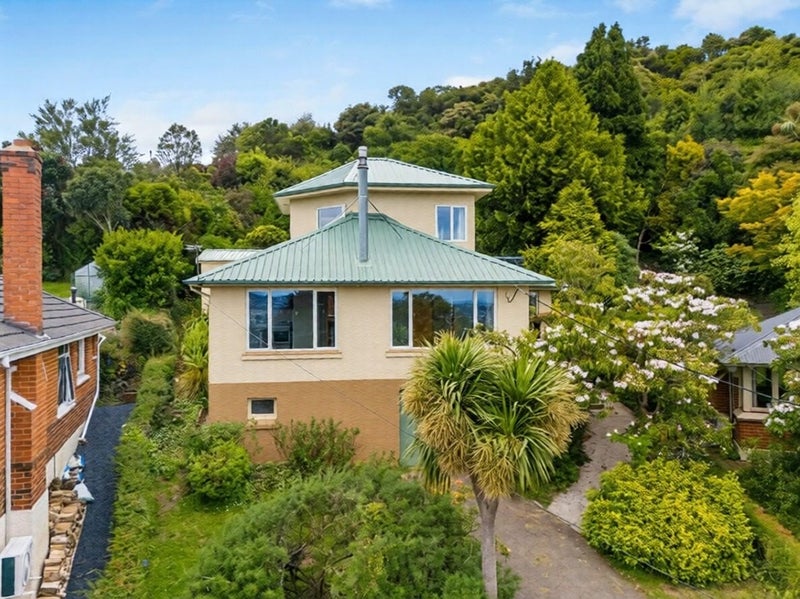 7 Northfield Avenue, Opoho, Dunedin - Carousel 1