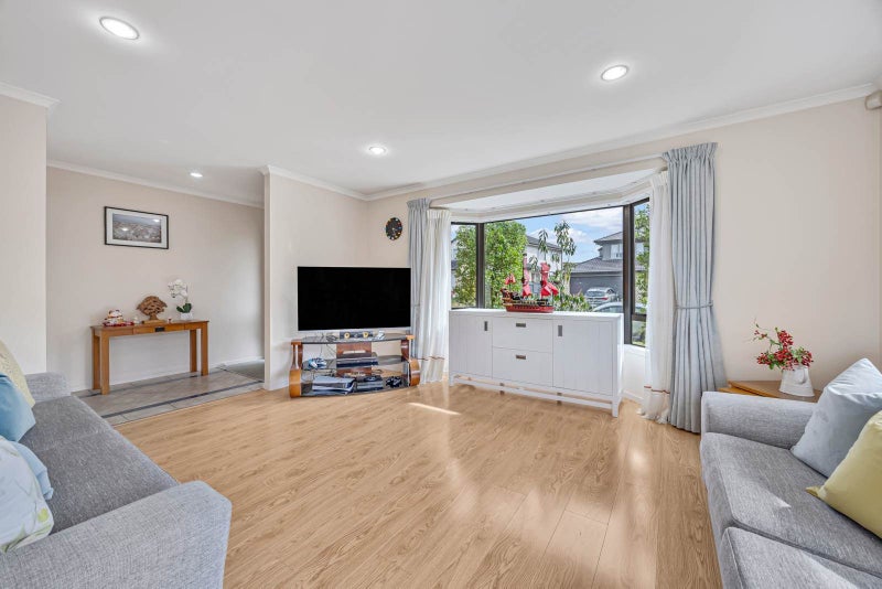 12 Stornaway Drive, Flat Bush, Auckland - Carousel 2