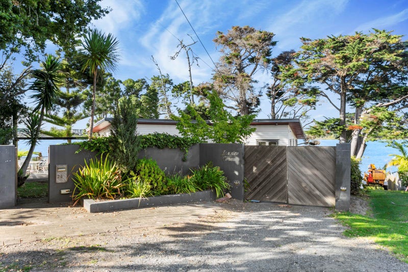 23 Ferry Parade, Herald Island, Auckland - Carousel 2