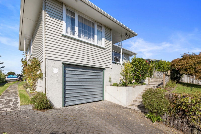 40 Wellesley Grove, Gate Pa, Tauranga - Carousel 1