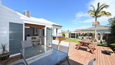 94 Nelson Crescent, Napier South, Napier - Carousel 1