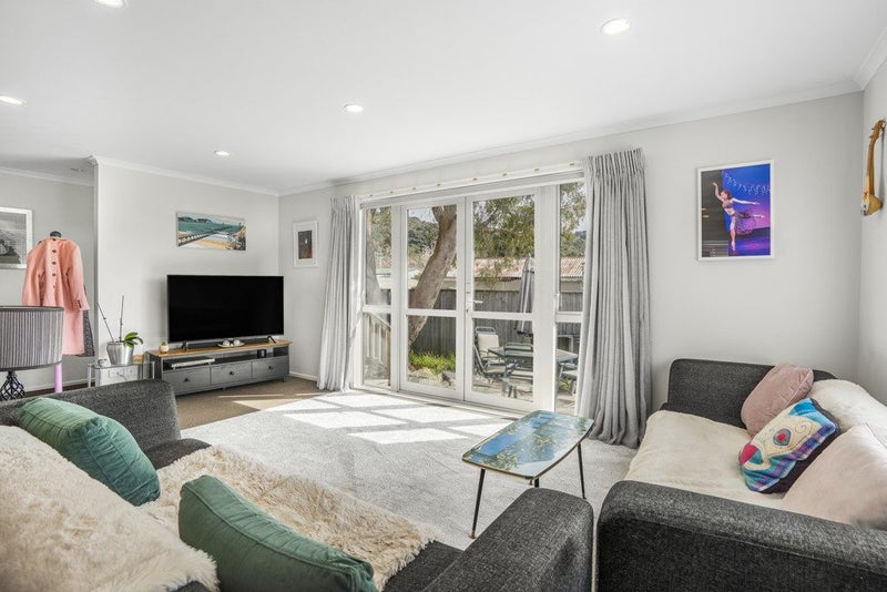 1/42 Hinau Grove, Wainuiomata, Lower Hutt - Carousel 2