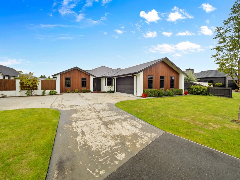 15 Douglas Drive, Allenton, Ashburton - Carousel 1