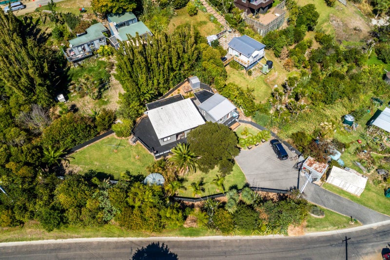 46 Hamilton Road, Surfdale, Waiheke Island - Carousel 28