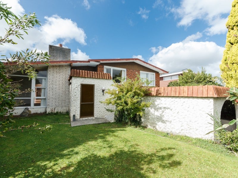 9 Westhaven Grove, Takaro, Palmerston North - Carousel 1