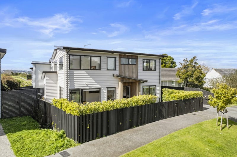 10A Kestrel Place, Wai o Taiki Bay, Auckland - Carousel 1