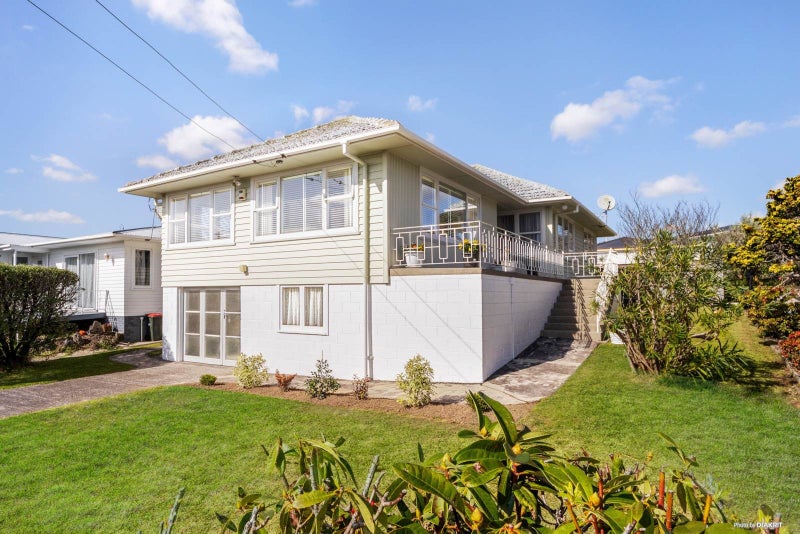 12 Dundee Place, Blockhouse Bay, Auckland - Carousel 1