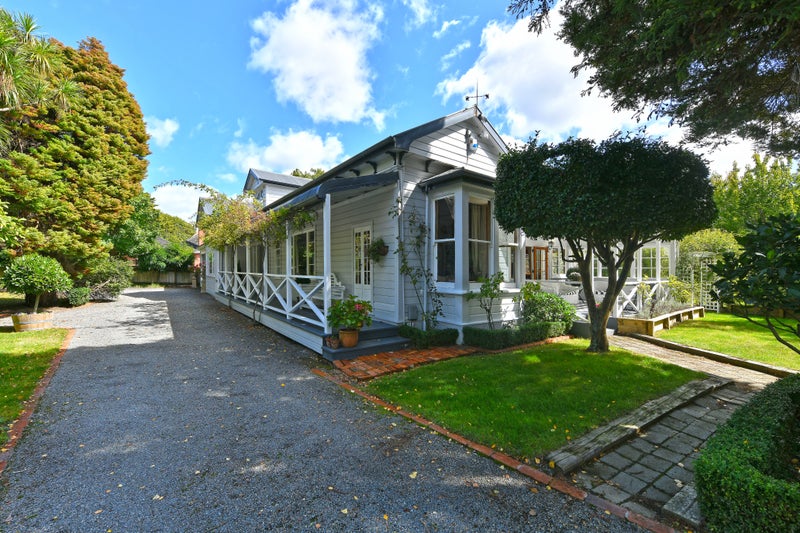 2 Barton Road, Heretaunga, Upper Hutt - Carousel 2