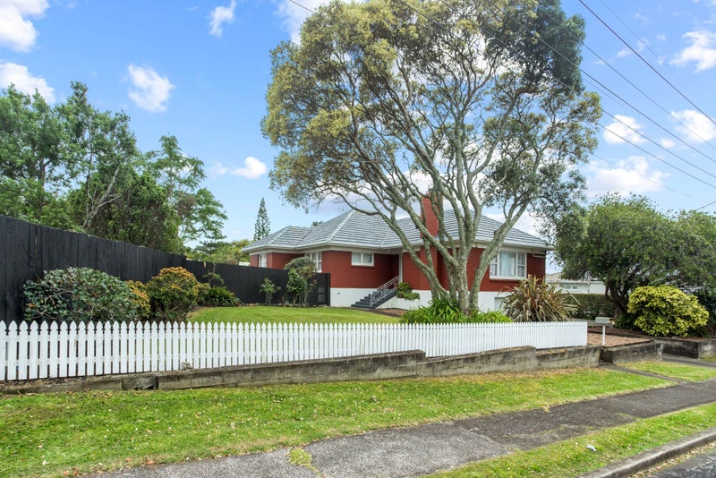 2 Maui Street, New Lynn, Auckland - Carousel 2