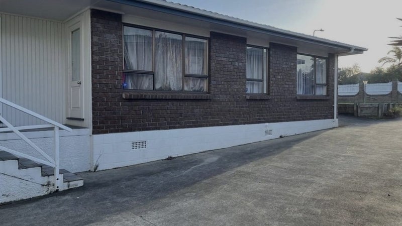 18 Bradbury Road, Botany Downs, Auckland - Carousel 1