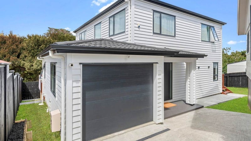 39A Gosford Drive, Botany Downs, Auckland - Carousel 1