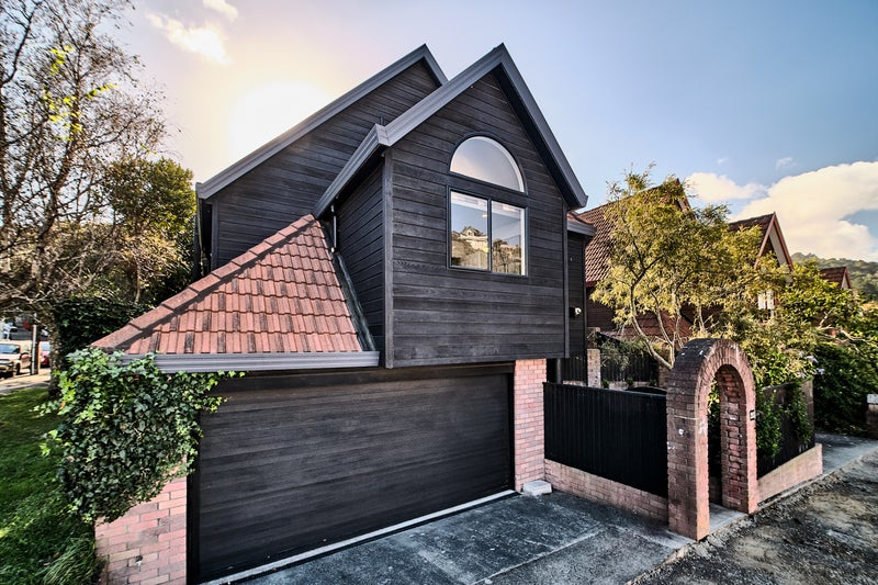 20 Glen Road, Kelburn, Wellington - Carousel 1