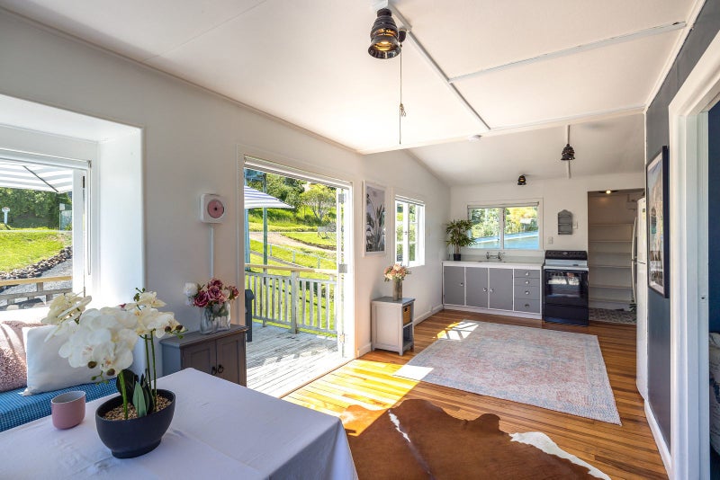 26 Marama Avenue, Surfdale, Waiheke Island - Carousel 2