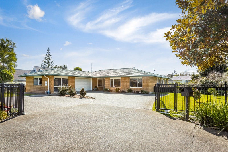 10 Station Road, Huapai, Kumeu - Carousel 1