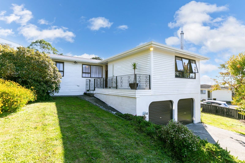 26 Trebann Street, Paparangi, Wellington - Carousel 1
