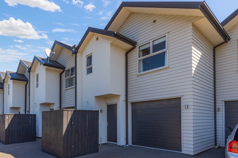 2/39 Gallaghan Close, Wigram, Christchurch - Carousel 1
