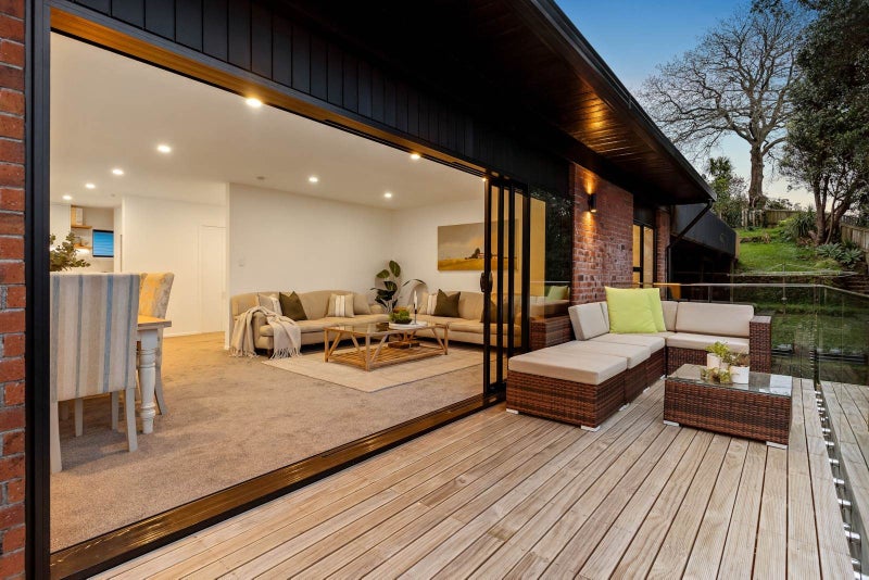 1/12 Surville Place, Mairangi Bay, Auckland - Carousel 1