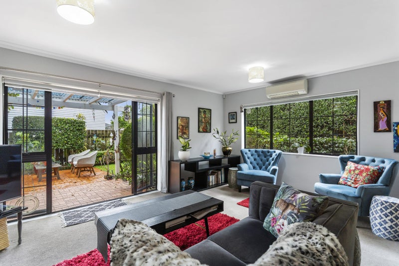 2/4 Whitworth Road, Mount Eden, Auckland - Carousel 2