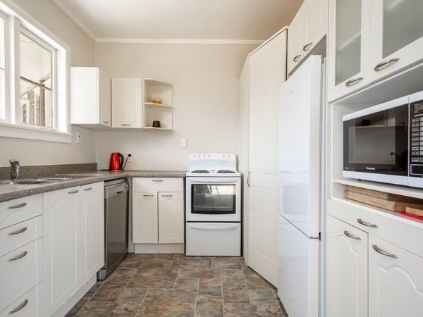 4 Griffiths Place, Claudelands, Hamilton - Carousel 2