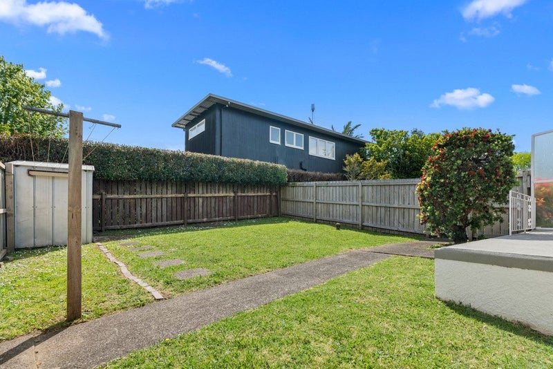 2/17 Crossfield Road, Glendowie, Auckland - Carousel 2