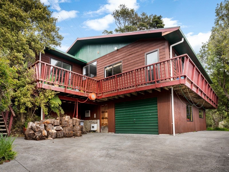 14 Garnet Grove, Birchville, Upper Hutt - Carousel 2