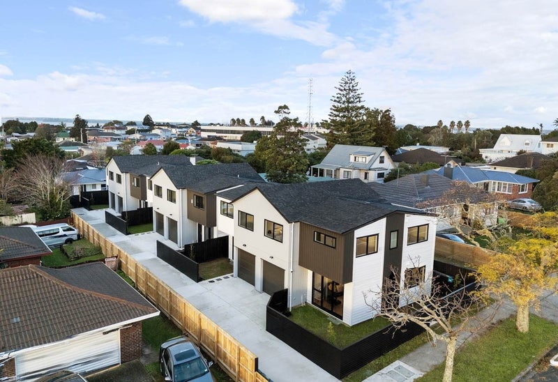 37F Flanshaw Road, Te Atatu South, Auckland - Carousel 2