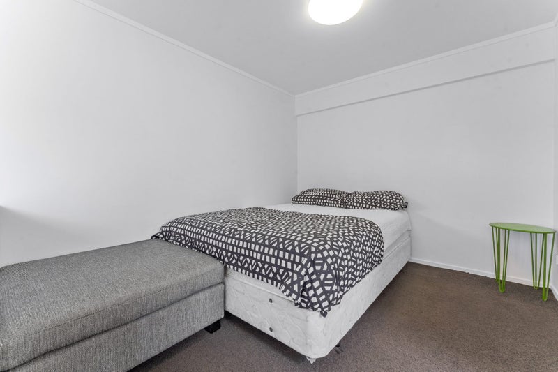 1/64 Seaview Road, Castor Bay, Auckland - Carousel 40