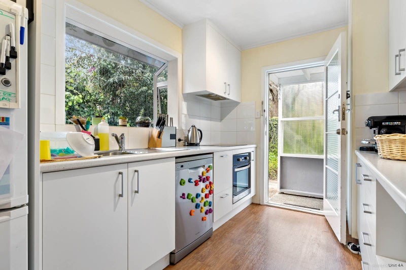 4A Green Lane East, Remuera, Auckland - Carousel 2