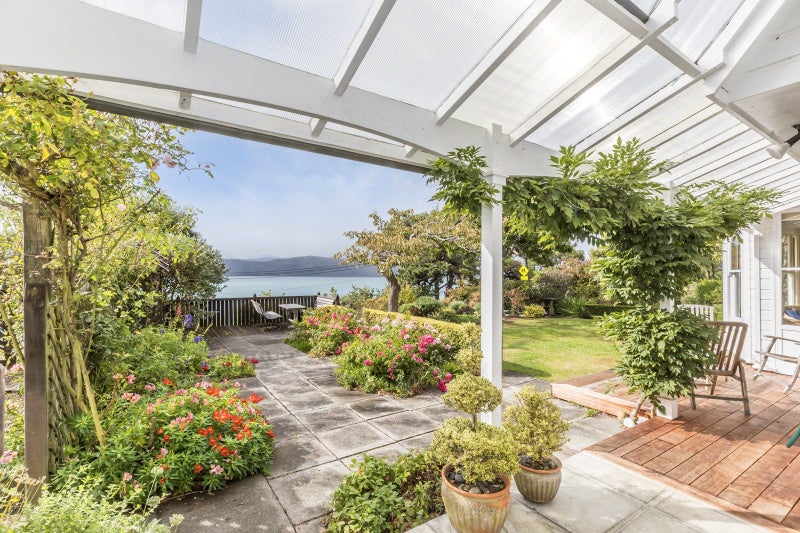 51 Awa Road, Seatoun, Wellington - Carousel 1