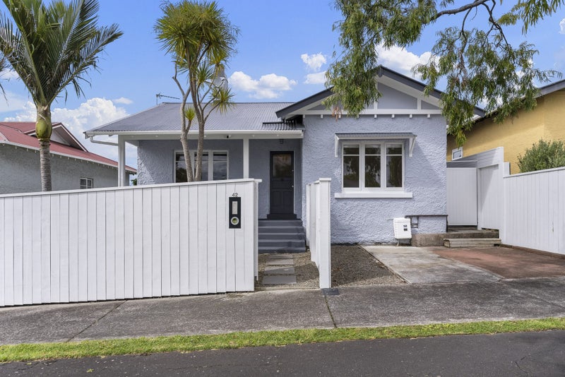 42 Old Mill Road, Grey Lynn, Auckland - Carousel 2