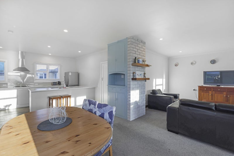 135 Walnut Avenue, Allenton, Ashburton - Carousel 2