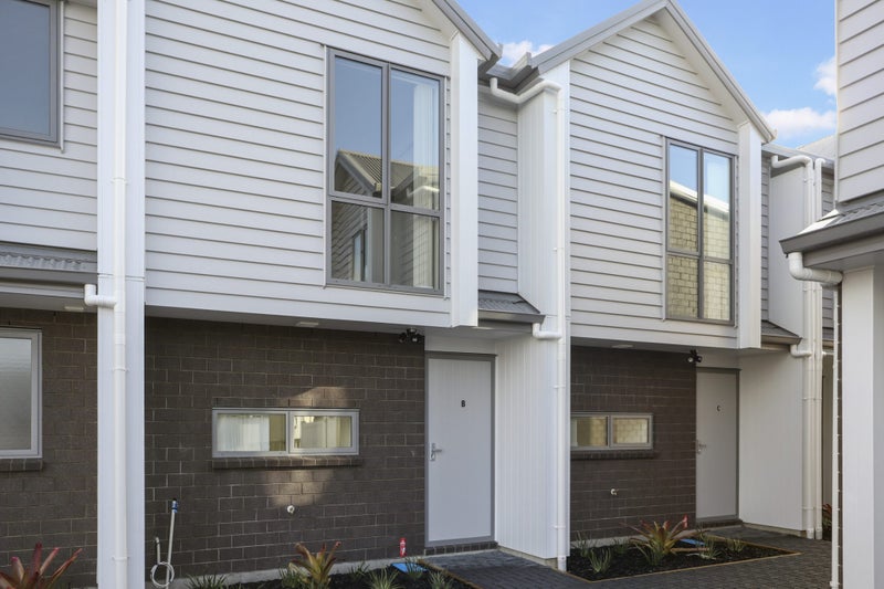 14C Massine Place, Randwick Park, Auckland - Carousel 1