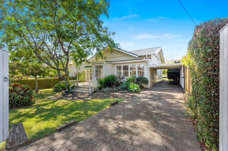 3 Frieston Road, Milford, Auckland - Carousel 1