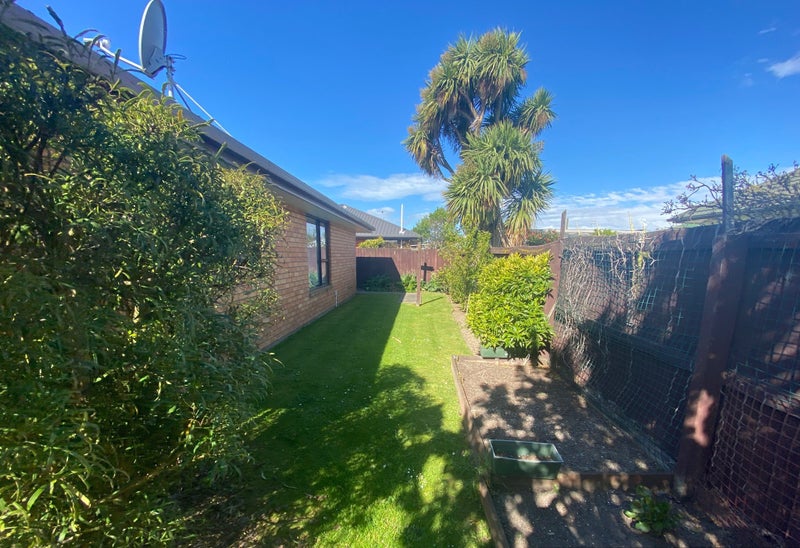 5A Hibiscus Place, Redwood, Christchurch - Carousel 12