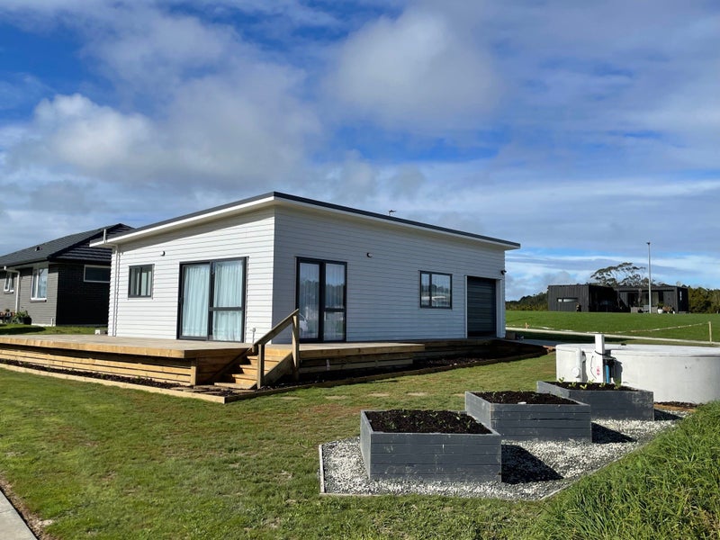 7 Manaaki Circle, Paparoa, Paparoa - Carousel 1