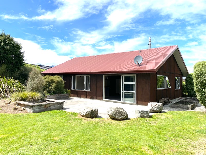 35 Hewson Crescent, Wanaka - Carousel 1