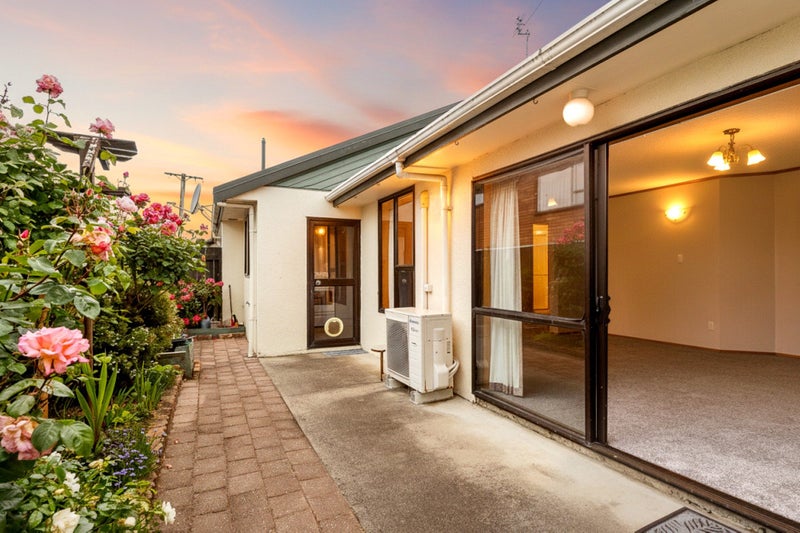 72B Queens Drive, Saint Kilda, Dunedin - Carousel 1