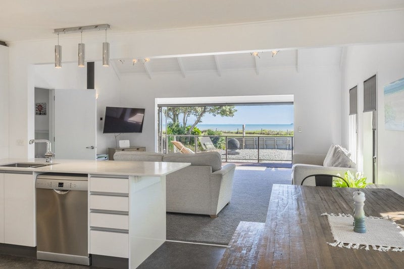 82 Marine Parade, Paraparaumu Beach, Paraparaumu - Carousel 2