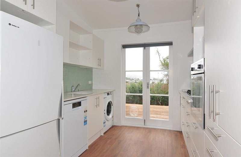 5 Glendavar Street, Berhampore, Wellington - Carousel 2
